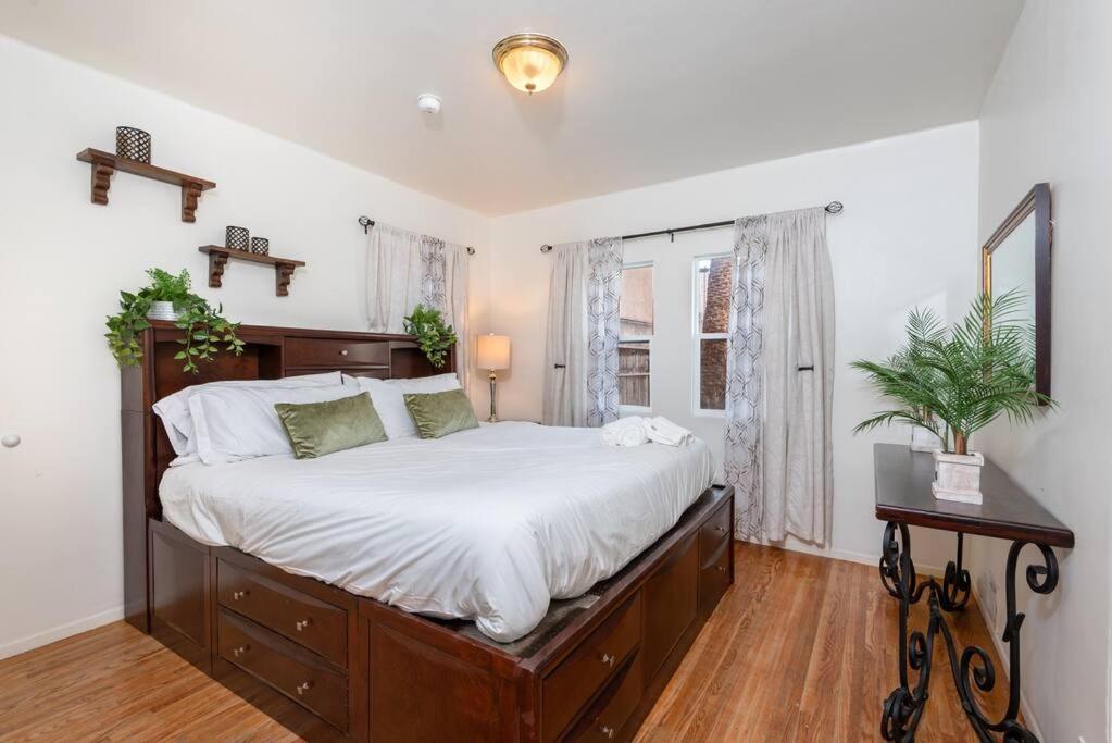Chic And Spacious 3Br Gem In Central La Los Angeles Exterior photo